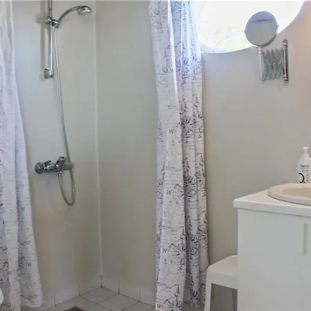 度假居 Brun - 60m From The Sea By Interhome Laeso